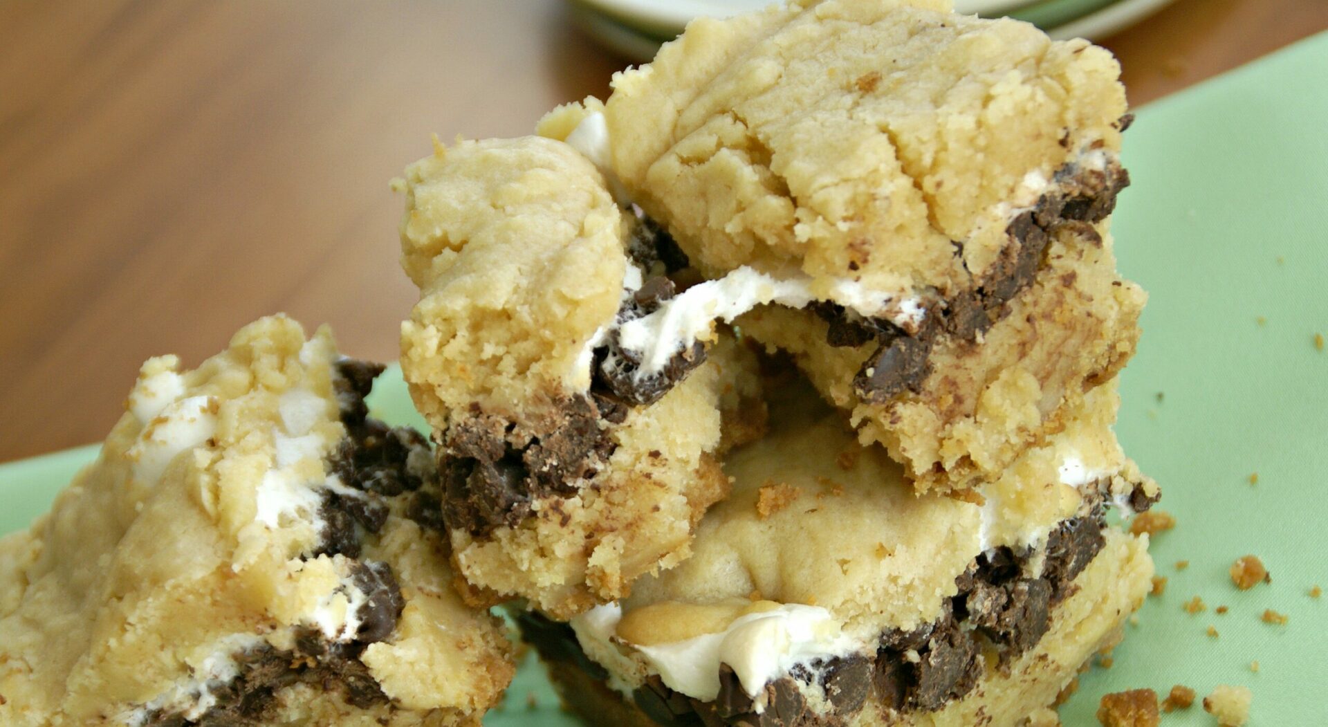 Smores Cookie Bars / Busy Mom's Helper