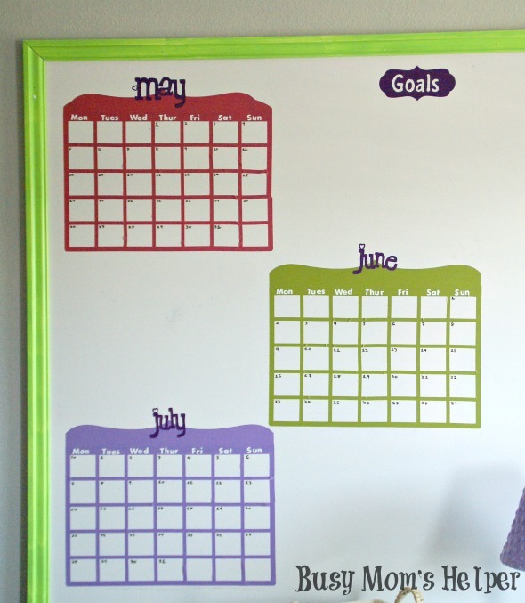 How I Organize My Blog Planning / by www.BusyMomsHelper.com #blogging #organization #dryerase #craftroom