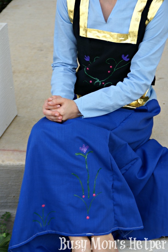 Disney Frozen's Anna Dress in 2 Hours or Less / by Busy Mom's Helper #sewing #Frozen #Costume #AnnaDress