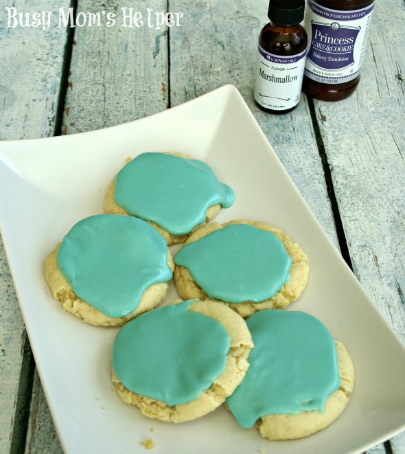 Marshmallow Cookies with Princess Cake Frosting / by Busy Mom's Helper #recipe #cookies #frosting #LorAnn