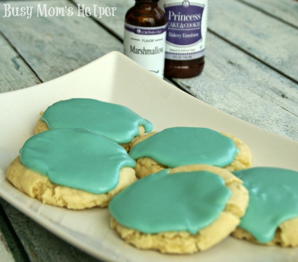 Marshmallow Cookies with Princess Cake Frosting / by Busy Mom's Helper #recipe #cookies #frosting #LorAnn