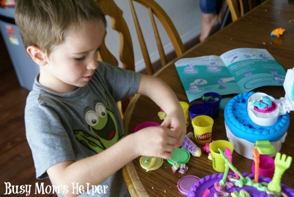 Happy National Play Doh Day with Busy Mom's Helper #playdohday #kidfun #gifts