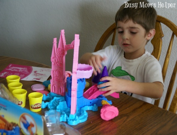 Happy National Play Doh Day with Busy Mom's Helper #playdohday #kidfun #gifts