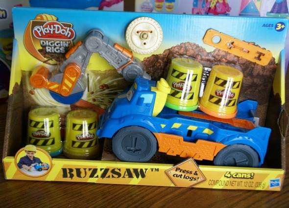 Happy National Play Doh Day with Busy Mom's Helper #playdohday #kidfun #gifts