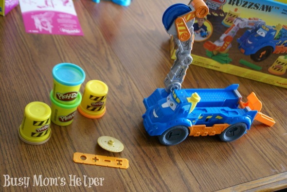 Happy National Play Doh Day with Busy Mom's Helper #playdohday #kidfun #gifts