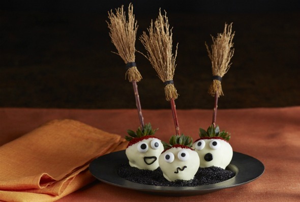 Fruity Ghost Halloween Treats / by Busy Mom's Helper #Driscolls #Halloween #Ghosts #Treats