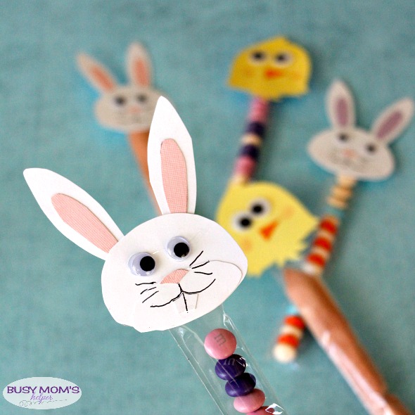 Fun Easter Treat Tubes / by BusyMomsHelper.com / great Easter craft or Easter gift idea