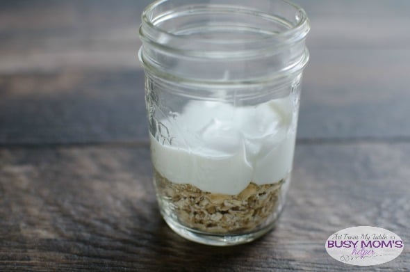 strawberry almond overnight oats