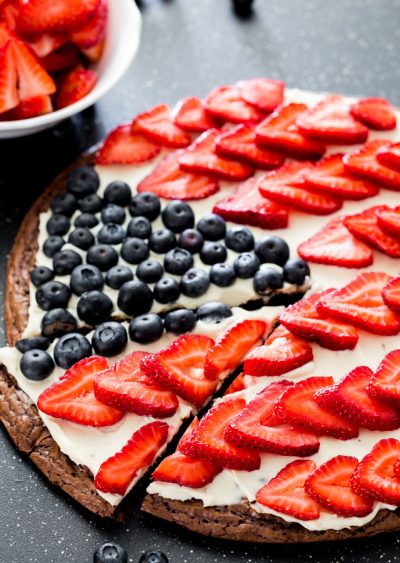 red white and blue brownie pizza