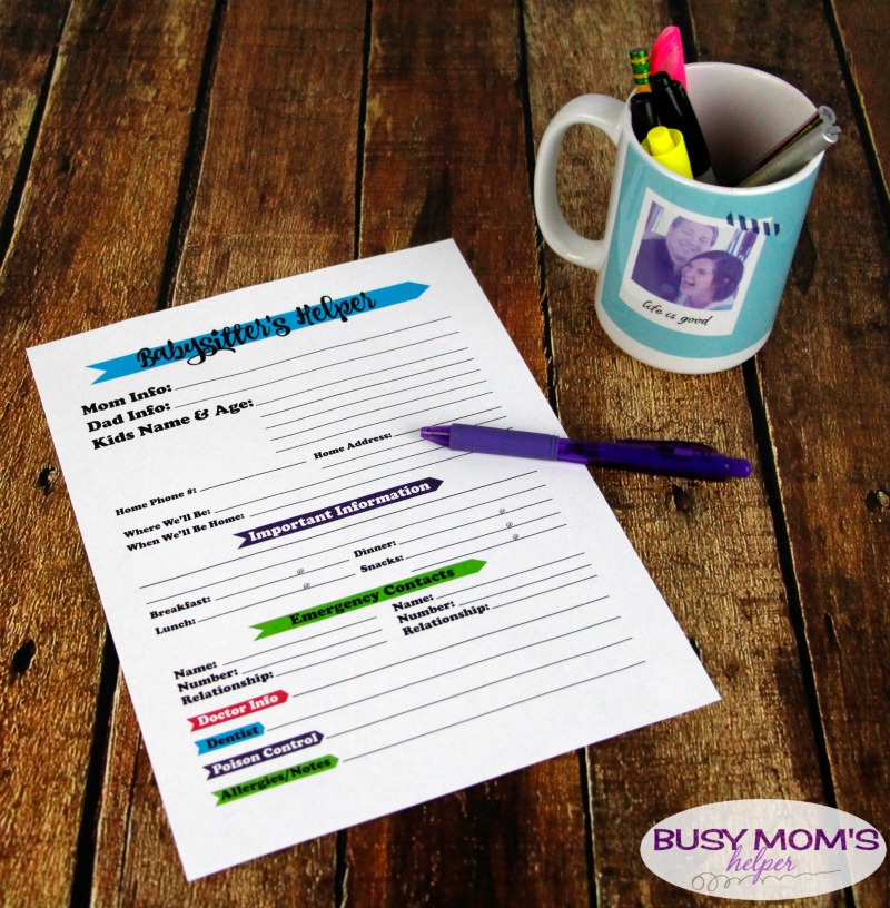 Family Home Binder Printables - keep all your family's important information in one, simple place with this helpful printable pack perfect for busy moms! There's pages for emergency contacts & plans, birthdays, medical and school information, budgets, weekly tasks and to do lists, menu and shopping lists, babysitter sheet & more! #printable #homebinder #familybinder #busymoms #homemanagement