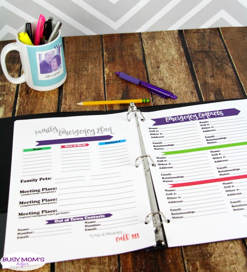 Family Home Binder Printables - keep all your family's important information in one, simple place with this helpful printable pack perfect for busy moms! There's pages for emergency contacts & plans, birthdays, medical and school information, budgets, weekly tasks and to do lists, menu and shopping lists, babysitter sheet & more! #printable #homebinder #familybinder #busymoms #homemanagement