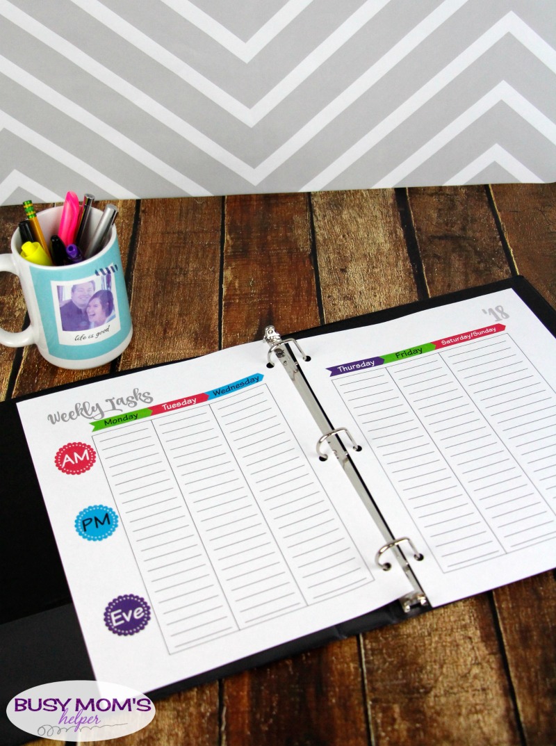 Family Home Binder Printables - keep all your family's important information in one, simple place with this helpful printable pack perfect for busy moms! There's pages for emergency contacts & plans, birthdays, medical and school information, budgets, weekly tasks and to do lists, menu and shopping lists, babysitter sheet & more! #printable #homebinder #familybinder #busymoms #homemanagement