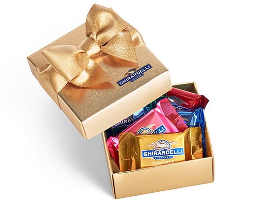 100 Stocking Stuffers under $10 / great budget friendly stocking stuffer ideas #stockingstuffers #gifts #holidays #christmas #holidaygift #stockingstufferideas #cheapstockingstuffers #budgetfriendly #cheapgifts #affordablegifts #undertendollars