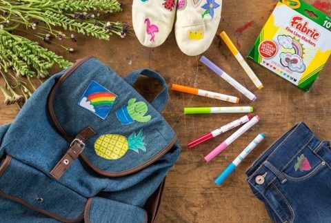 100 Stocking Stuffers under $10 / great budget friendly stocking stuffer ideas #stockingstuffers #gifts #holidays #christmas #holidaygift #stockingstufferideas #cheapstockingstuffers #budgetfriendly #cheapgifts #affordablegifts #undertendollars