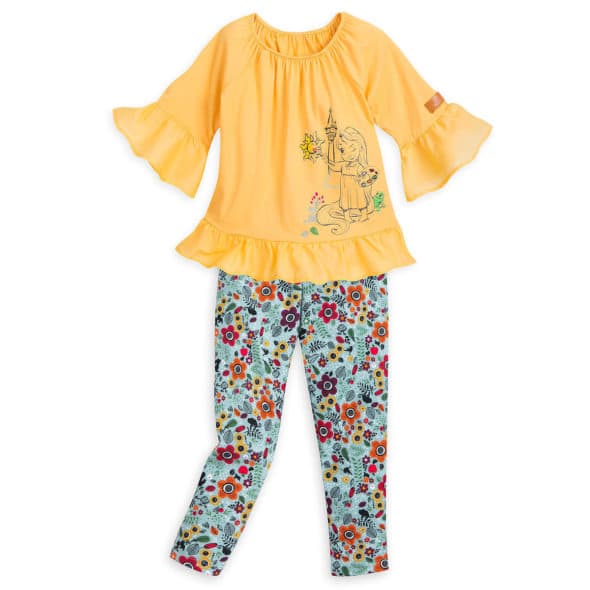 Holiday Gift Guide: Gifts for Disney Fans #holidaygiftguide #giftguide #giftideas #disneygifts #disneygiftideas #disneyfans #disney