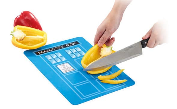 Holiday Gift Guide: Gifts for Nerds & Geeks / Whether Star Wars or Star Trek, Marvel or DC, Dr. Who, Harry Potter or any other incredible brands, here's a great list of perfect gifts for my fellow nerds & geeks! #holidaygiftguide #gifts #starwars #startrek #drwho #marvel #dc #superhero #harrypotter #giftideas #nerdgifts #geekgifts