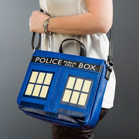 Holiday Gift Guide: Gifts for Nerds & Geeks / Whether Star Wars or Star Trek, Marvel or DC, Dr. Who, Harry Potter or any other incredible brands, here's a great list of perfect gifts for my fellow nerds & geeks! #holidaygiftguide #gifts #starwars #startrek #drwho #marvel #dc #superhero #harrypotter #giftideas #nerdgifts #geekgifts