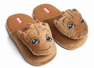 Holiday Gift Guide: Gifts for Nerds & Geeks / Whether Star Wars or Star Trek, Marvel or DC, Dr. Who, Harry Potter or any other incredible brands, here's a great list of perfect gifts for my fellow nerds & geeks! #holidaygiftguide #gifts #starwars #startrek #drwho #marvel #dc #superhero #harrypotter #giftideas #nerdgifts #geekgifts