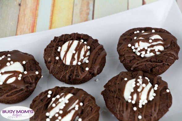 Mint Hot Chocolate Brownies #recipe #brownies #hotchocolate #hotchocolatebrownie #mintbrownie #minthotchocolate #minthotcocoa #hotcocoa #dessert #chocolate