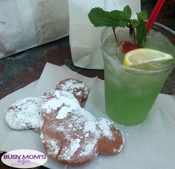 Best Disneyland Foods in a Hurry #disneyland #disneyfood
